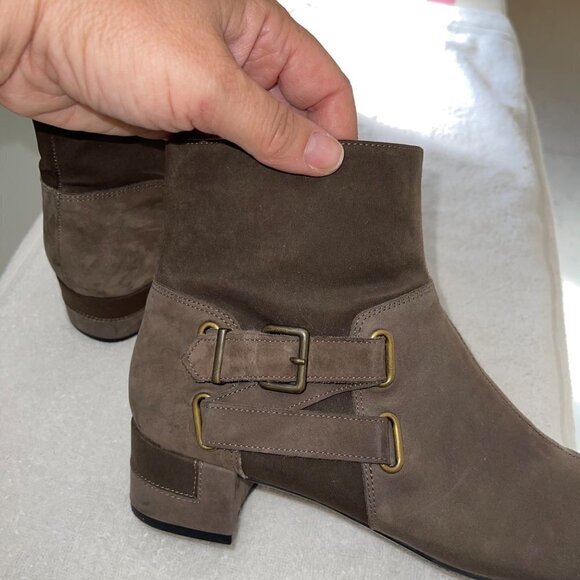 Vaneli Suede Boots Womens Size 9 Narrow Side Zipper Buckle Detail Brown Taupe - Picture 9 of 12